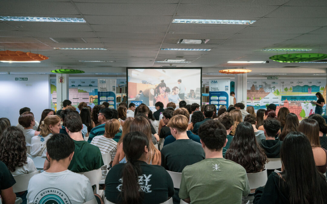 Más de 80 estudiantes secundarios vivieron el ITBA desde adentro en MiniLabs